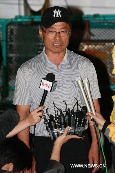 Kim Chil-yi, captain of South Korean fishing boat &apos;Daeseung 55&apos;, talks to the media in Sokcho, South Korea, on Sept. 7, 2010. South Korean fishing boat &apos;Daeseung 55&apos;, released on Tuesday by the Democratic People&apos;s Republic of Korea (DPRK), arrived in South Korea&apos;s port city of Sokcho in the evening. [Xinhua]