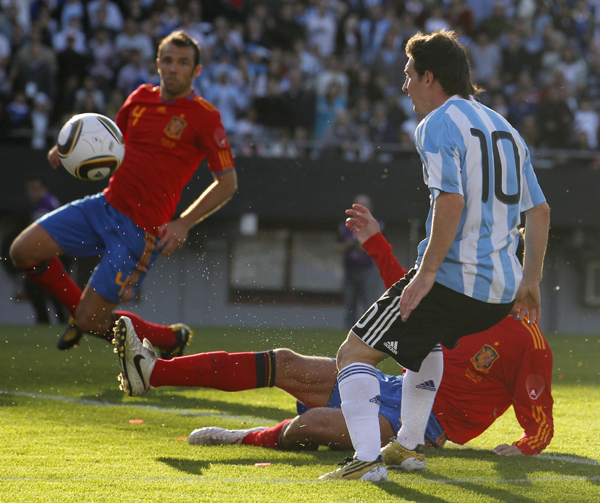 Argentina sweeps Spain in friendly