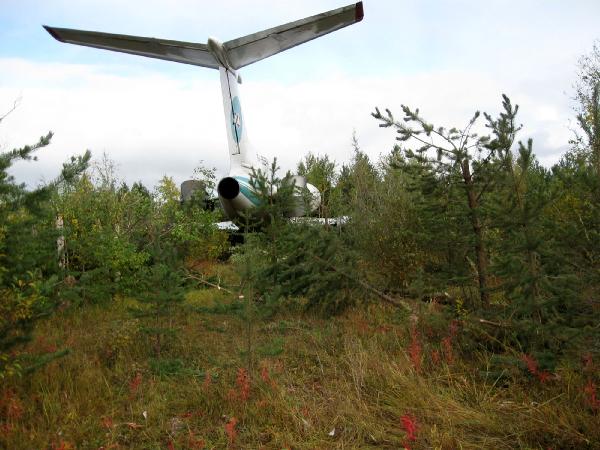 Russian pilots have safely landed a passenger plane in Siberia after the aircraft lost power at 10,600m (34,800ft). None of the 81 passengers and crew was injured in the emergency landing on a disused military airstrip on Sept. 7, 2010, Russian officials said.[Xinhua/AFP]