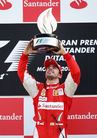 Ferrari's Fernando Alonso won the Italian Grand Prix from pole position here on Sunday while championship leader Lewis Hamilton went out on the first lap. [sohu]