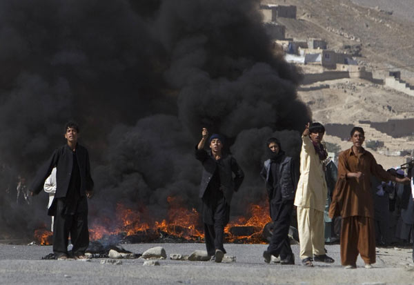 Afghan protesters chant anti-US slogans in Kabul September 15, 2010. [China Daily/Agencies]