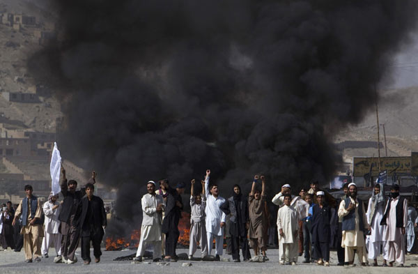 Afghan protesters chant anti-US slogans in Kabul September 15, 2010. [China Daily/Agencies] 