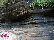 Weizhou Island, south of Beihai city, in southwest China's Guangxi Zhuang Autonomous Region, offers an opportunity for visitors to enjoy an inexpensive island tour. Weizhou Island is China's largest and youngest volcano. It also ranks No. 2 on the list of China's top 10 most beautiful islands. [Photo by Fu Guoyun]