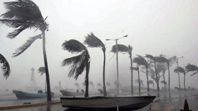 Hurricane Karl batters Mexico's east coast