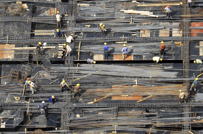 Photo taken on Sept. 20, 2010 shows the construction site of the Shanghai Tower in Shanghai, east China. [Xinhua]