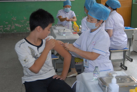 Almost one week into its largest ever vaccination effort, China's campaign to protect over 100 million children against measles is progressing very well.