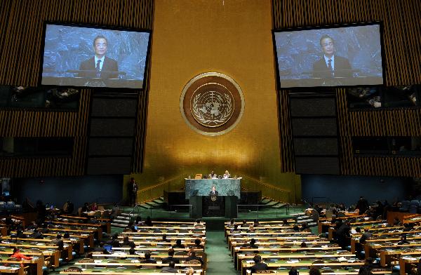 Chinese Premier Wen Jiabao addresses the general debate of the 65th session of the UN General Assembly in New York, the United States, Sept. 23, 2010. [Shen Hong/Xinhua]