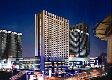 Situated in the center of a newly developing business district, the hotel is conveniently set within Wanda Plaza.