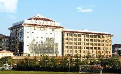 Wushengguan Holiday Hotel is located in Huiquan Bay District, facing the world-famous No.1 bathing beach.