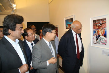 Guests visited the photo exhibition during the China Culture Week in Pakistan's capital Islamabad on Friday evening.