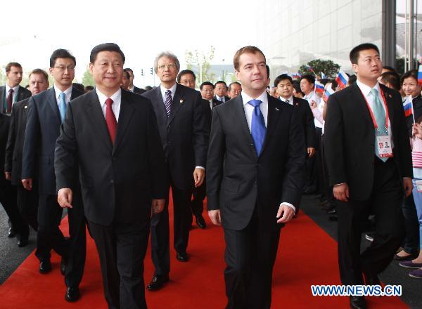 Chinese, Russian leaders celebrate Russia's National Pavilion Day