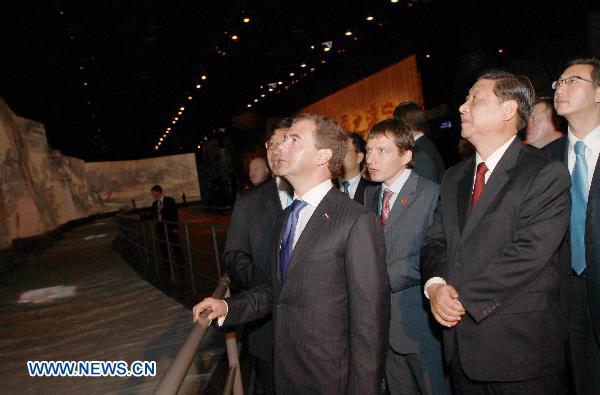 Chinese VP, Russian president visit Expo park