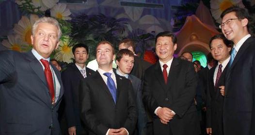 Chinese VP, Russian president visit Expo park