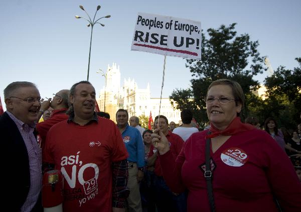 Labour Union workers march in Madrid, capital of Spain, Sept. 29, 2010. A general strike, which was led by Union Leaders Carmona Mendez and Ignacio Toxo, hit Spain on Wednesday, in protest against the labor reform by Spanish Prime Minister, Jose Luis Rodriguez Zapatero and his Socialist Party ( PSOE). [Eduardo Dieguez/Xinhua]