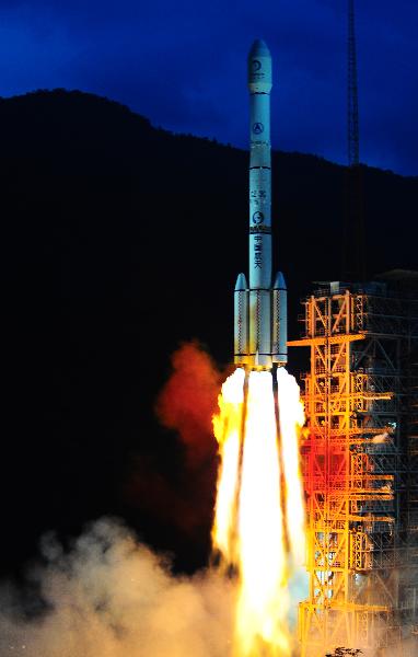 Long March 3C rocket carrying China's second unmanned lunar probe, Chang'e II, lifts off from the launch pad at the Xichang Satellite Launch Center in southwest China's Sichuan Province, at 18:59:57 (Beijing time) on Oct. 1, 2010. (Xinhua/Li Gang)