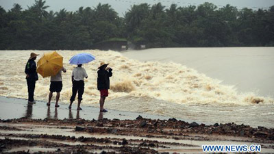 Warning issued on heavy rain in Hainan