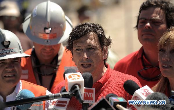 Laurence Golborne, minister of Mines, speaks during a press conference at Camp Hope of the San Jose Mine, 800 km north of the Chilean capital Santiago on Oct. 7, 2010. The 33 miners have been trapped 700 meters underground for two months by far as the rescue operation hopefully enters its final phase. [Xinhua]