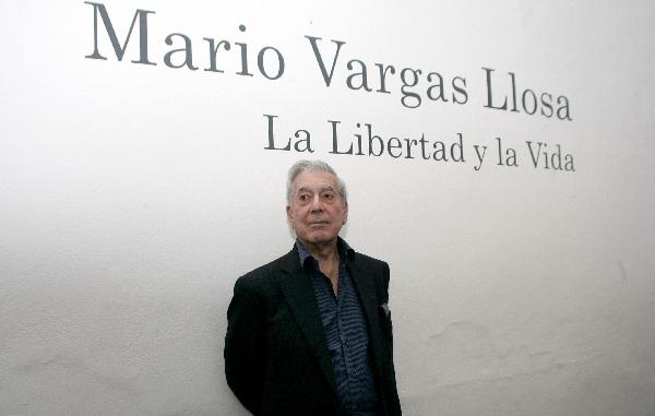 File photo of Peruvian writer Mario Vargas Llosa attending the International Book Fair in Guadalajara December 3, 2009. Mario Vargas Llosa won 2010 Nobel Prize for Literature October 7, 2010. [Xinhua]