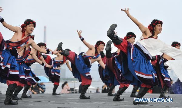 Cruise performance of Shanghai Week at Expo