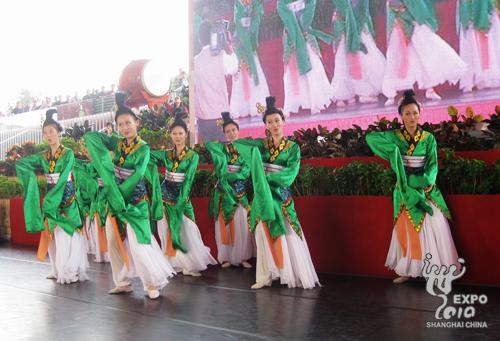 Artists perform traditional Chinese dances.