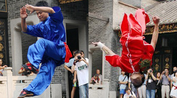 Foshan Teenage Martial Art performance was held in Zumiao Museum, Foshan, Guangdong Province.