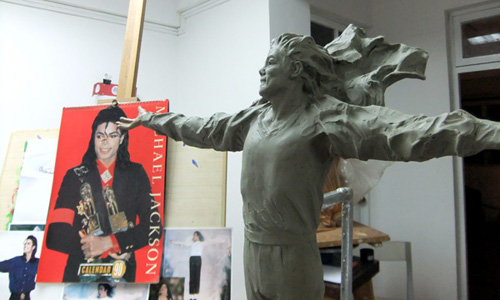 A draft of first bronze statue of Michael Jackson in China