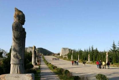 Qianling Mausoleum buries some members of the royal Li family of Tang Dynasty. 