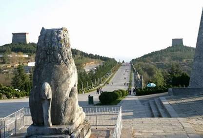 The mausoleum is renowned for its many Tang Dynasty stone statues.