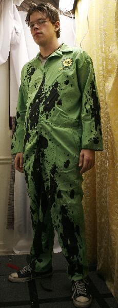 An oil-splattered BP engineer&apos;s boiler suit has become one of the most successful Halloween costumes in the United States. [Xinhua/AFP]