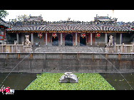 Jin Xiang Pool in Foshan Ancestral Temple, Guangdong Province. [Jessica Zhang/China.org.cn]