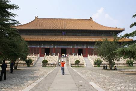 13 emperors of the Ming Dynasty were buried in the Ming tombs. 
