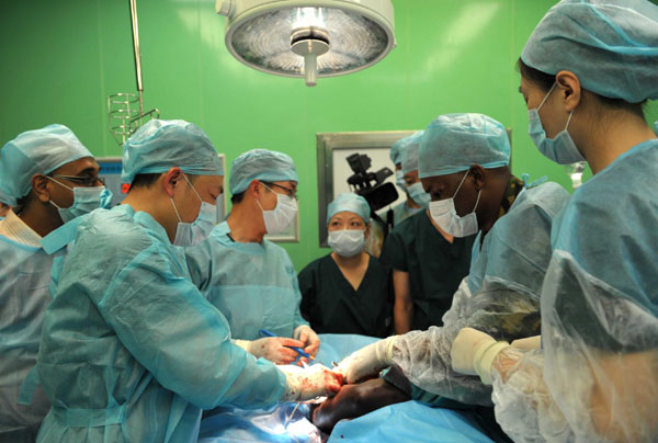 China&apos;s <EM>&apos;Peace Ark&apos;</EM> brings free medical care to Kenya