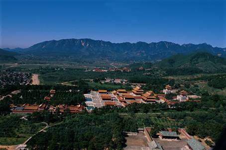 East Mausoleum of the Qing Dynasty is located at the foot of Changrui Mountain in Zunhua County. [qingdongling.com]