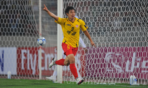  Cho Dong-geon scored the only goal for Seongnam Ilhwa.