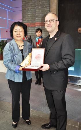 USA Pavilion and Shanghai Pavilion exchange staff