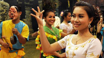 Dancers from Cambodia perform during the ongoing 7th China-ASEAN Expo in Nanning, capital of south China's Guangxi Zhuang Autonomous Region, Oct. 20, 2010.