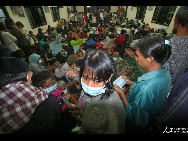 Indonesia's tsunami caused by a magnitude of 7.2 earthquake in West Sumatra of Indonesia has killed at least 113 people with 502 people missing on October 25, 2010. [Chinanews.com]