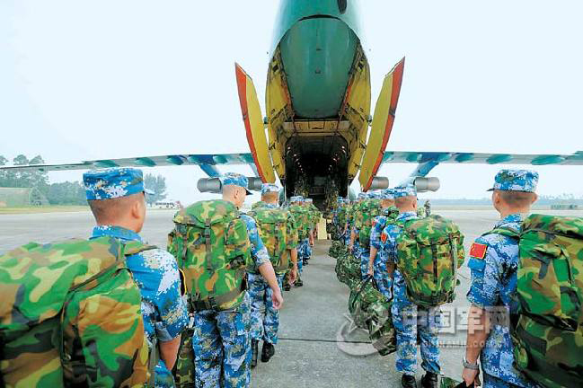 Chinese soldiers is flying to participate in a joint military drill code-named 'Blue Strike 2010' with Thai troops.