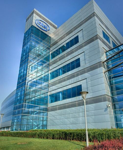 Intel Corp's new US$2.5 billion chip plant in Dalian, Liaoning Province. [Photo from sino.com.cn]