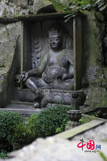 Lingyin Temple is a Buddhist temple of the Chan sect located north-west of Hangzhou, Zhejiang province. The temple&apos;s name is commonly literally translated as Temple of the Soul&apos;s Retreat. It is one of the largest and wealthiest Buddhist temples in China, and contains numerous pagodas and Budddhist grottoes. This photo is taken on October 18, 2010. [Jinang Yiping/China.org.cn]