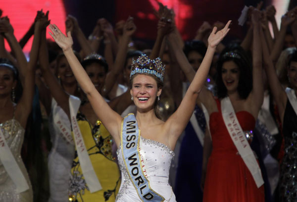 Miss USA Alexandria Mills crowned Miss World