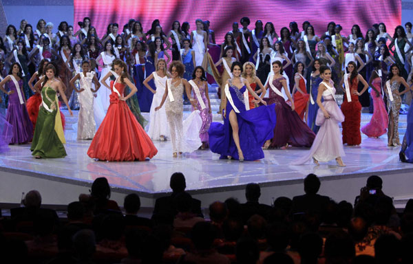 Miss USA Alexandria Mills crowned Miss World