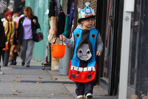 The 38th Annual Village Halloween Parade was held in New York Sunday night with hundreds of thousands of people dressing up in Halloween attire to celebrate this holiday.