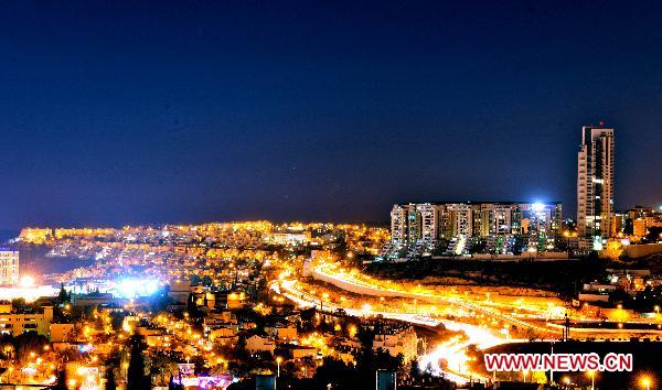 A low-speed exposure image shows the night view of Jerusalem on Nov. 1, 2010. [Xinhua/Yin Dongxun]