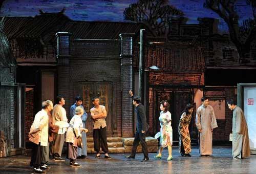 Photo taken on Oct. 30, 2010 shows the premiere of Lao She's stage play 'Four  Generations Under One Roof' at the Sun Yat-sen Memorial Hall in Taipei, southeast  China's Taiwan. The stage play, written by Lao She and directed by Tian Qinxin, was  premiered in Taipei on Saturday. 