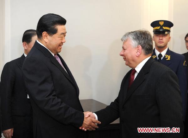 Jia Qinglin (L, front), chairman of the Chinese People's Political Consultative Conference (CPPCC) National Committee, holds talks with Polish Senate Speaker Bogdan Borusewicz in Warsaw, Poland, during his official good-will visit on Nov. 2, 2010.[(Ma Zhancheng/Xinhua]