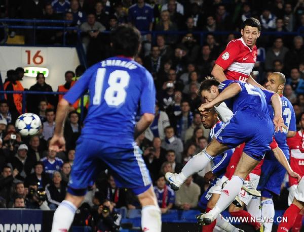 Branislav Ivanovic (3rn R) of Chelsea scores with a header during the 2010-2011 UEFA Championships Group F match between Chelsea and Spartak Moskva in London, Britain, Nov. 3, 2010. Chelsea won by 4-1. (Xinhua/Zeng Yi)