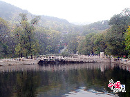 Qianshan National Park is a mountainous national park in Liaoning Province, China. The park is referred to as 'The Northeast Pearl''. The name Qianshan literally means 'Thousand mountains'.The park area of 44 square kilometres, is filled with both Buddhist and Taoist temples, monasteries and nunneries. [Photo by Yu Jiaqi]