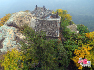 Qianshan National Park is a mountainous national park in Liaoning Province, China. The park is referred to as 'The Northeast Pearl''. The name Qianshan literally means 'Thousand mountains'.The park area of 44 square kilometres, is filled with both Buddhist and Taoist temples, monasteries and nunneries. [Photo by Yu Jiaqi]