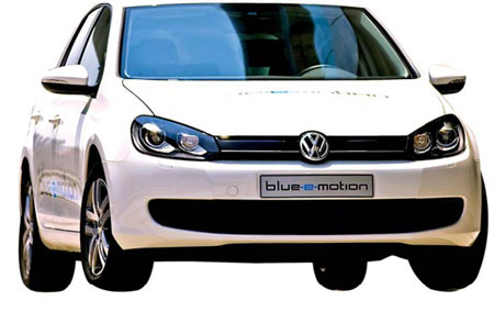 VThe Golf blue-e-motion is expected to roll off the assemby line between 2013 and 2014. [China Daily] 